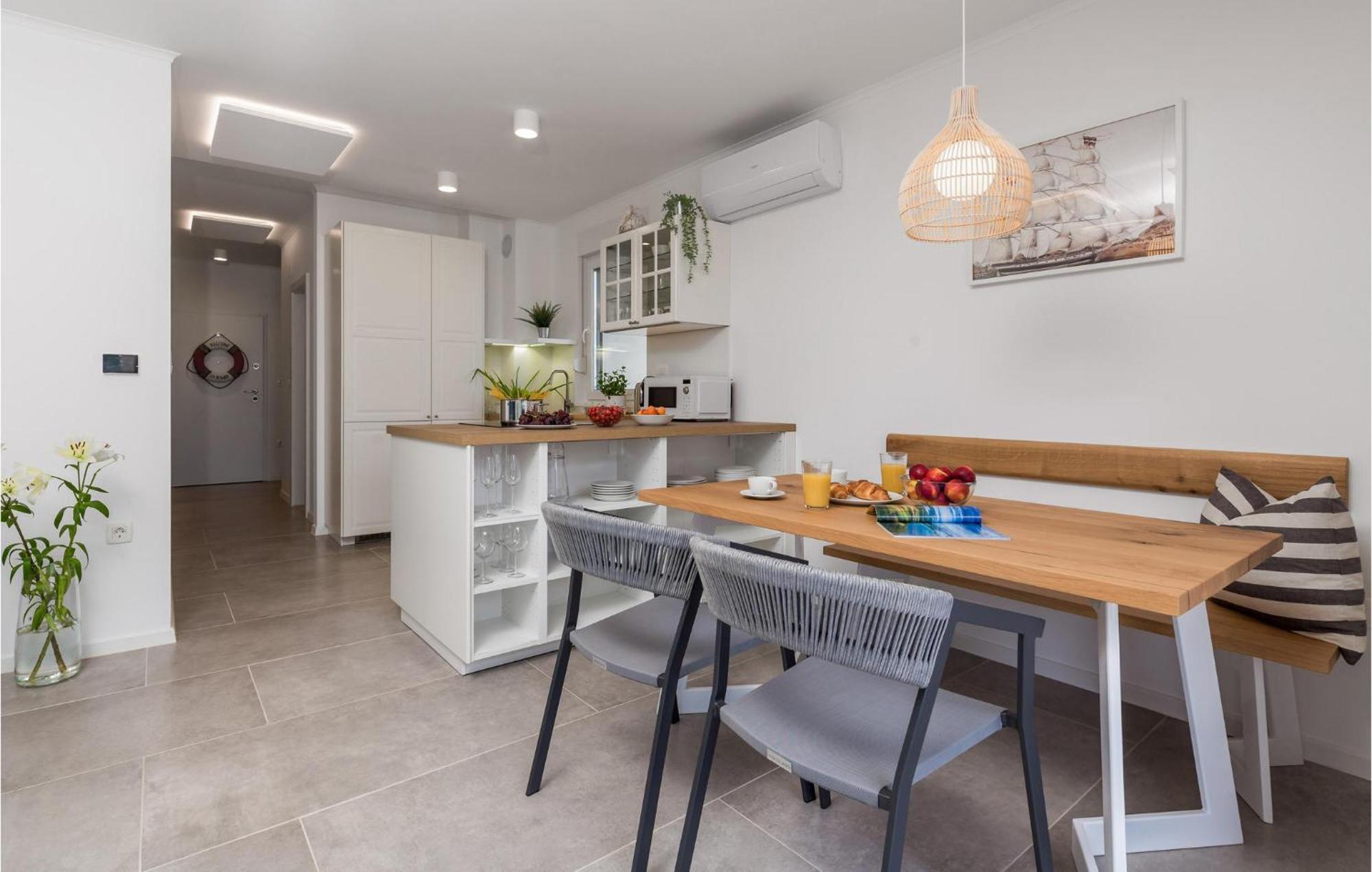 Amazing Apartment In Mali Losinj With Wifi 외부 사진